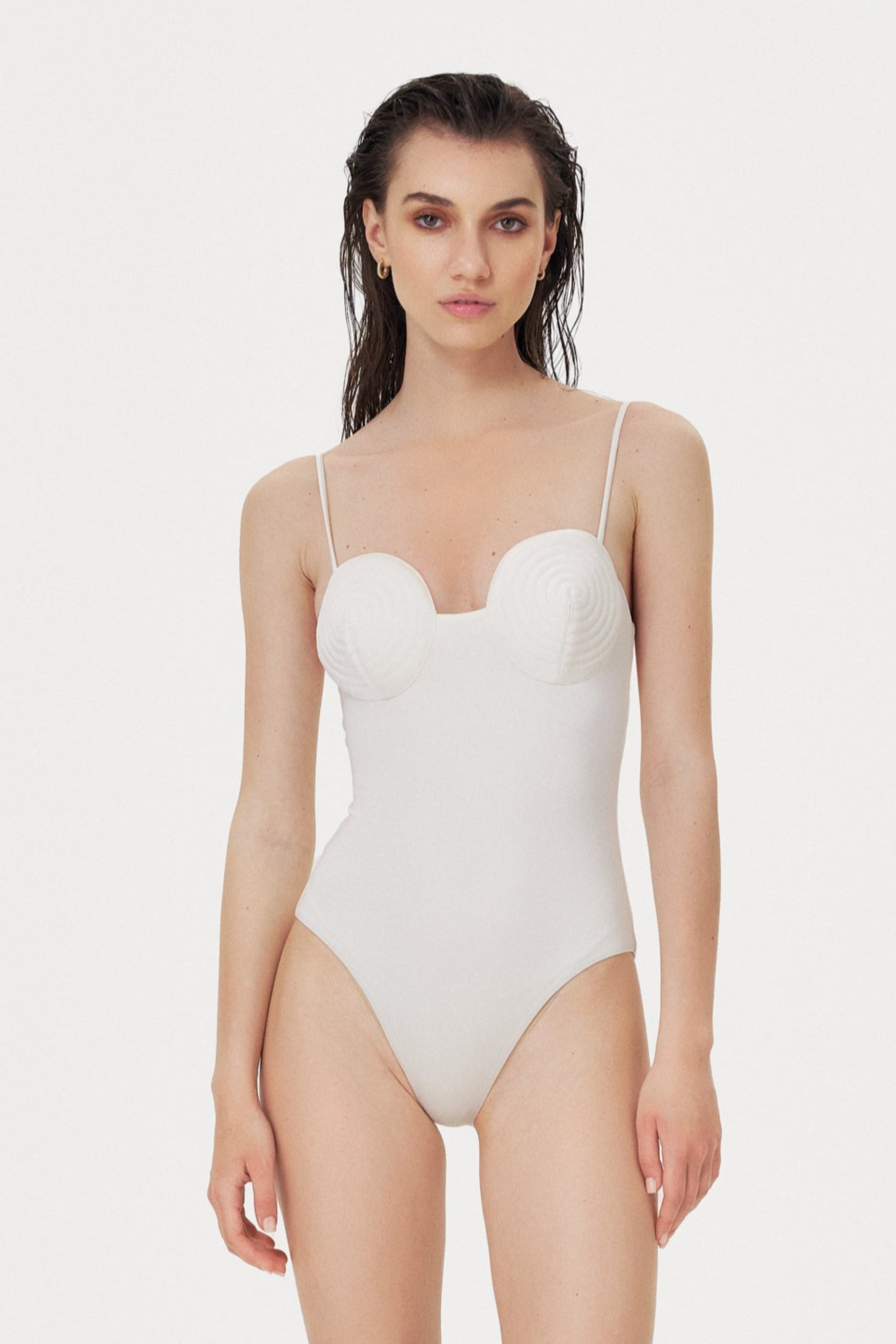 Ivory Spiral Round Cup One Piece