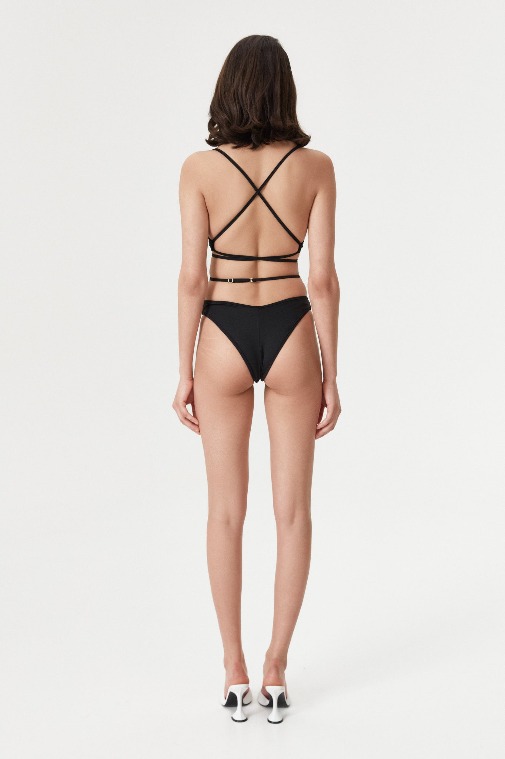 Black One-Tone V-Cut Bottom