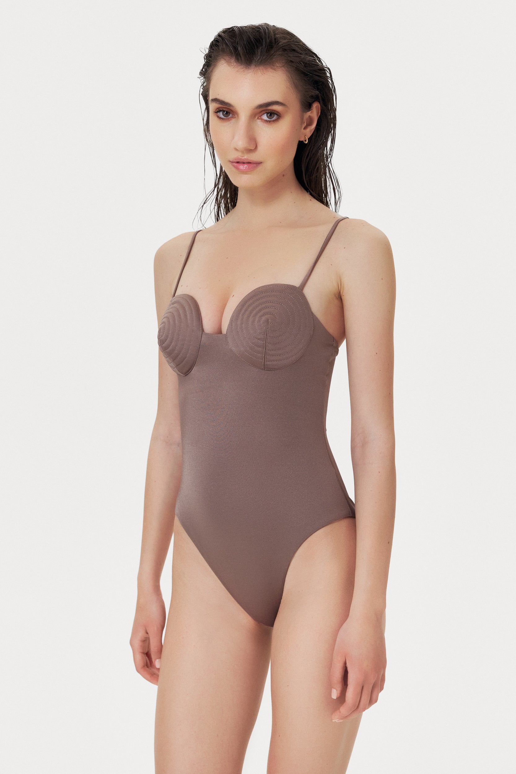 Taupe Spiral Round Cup One Piece